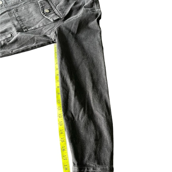 Original Urban Heritage Hand Painted Oversized Betty Boop Jean Jacket (M/L) - Picture 10 of 13